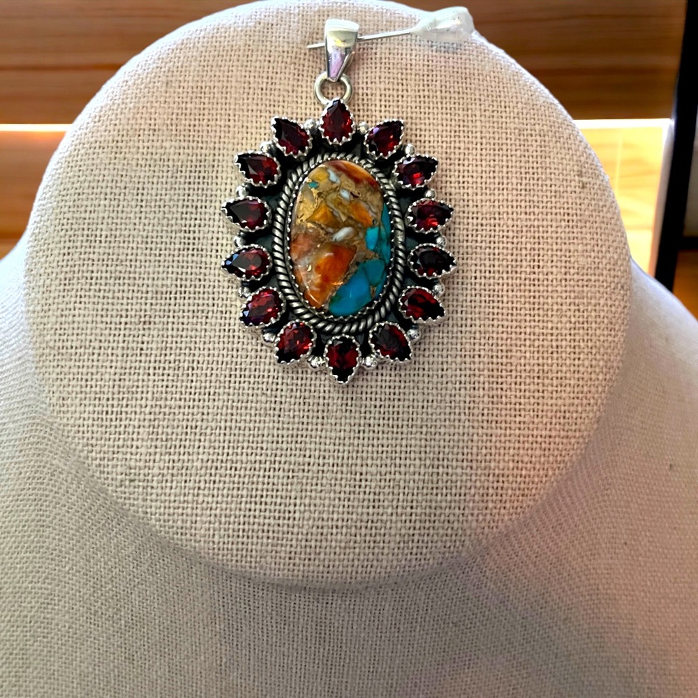 Sterling Silver Spiny Oyster & Garnet Pendant